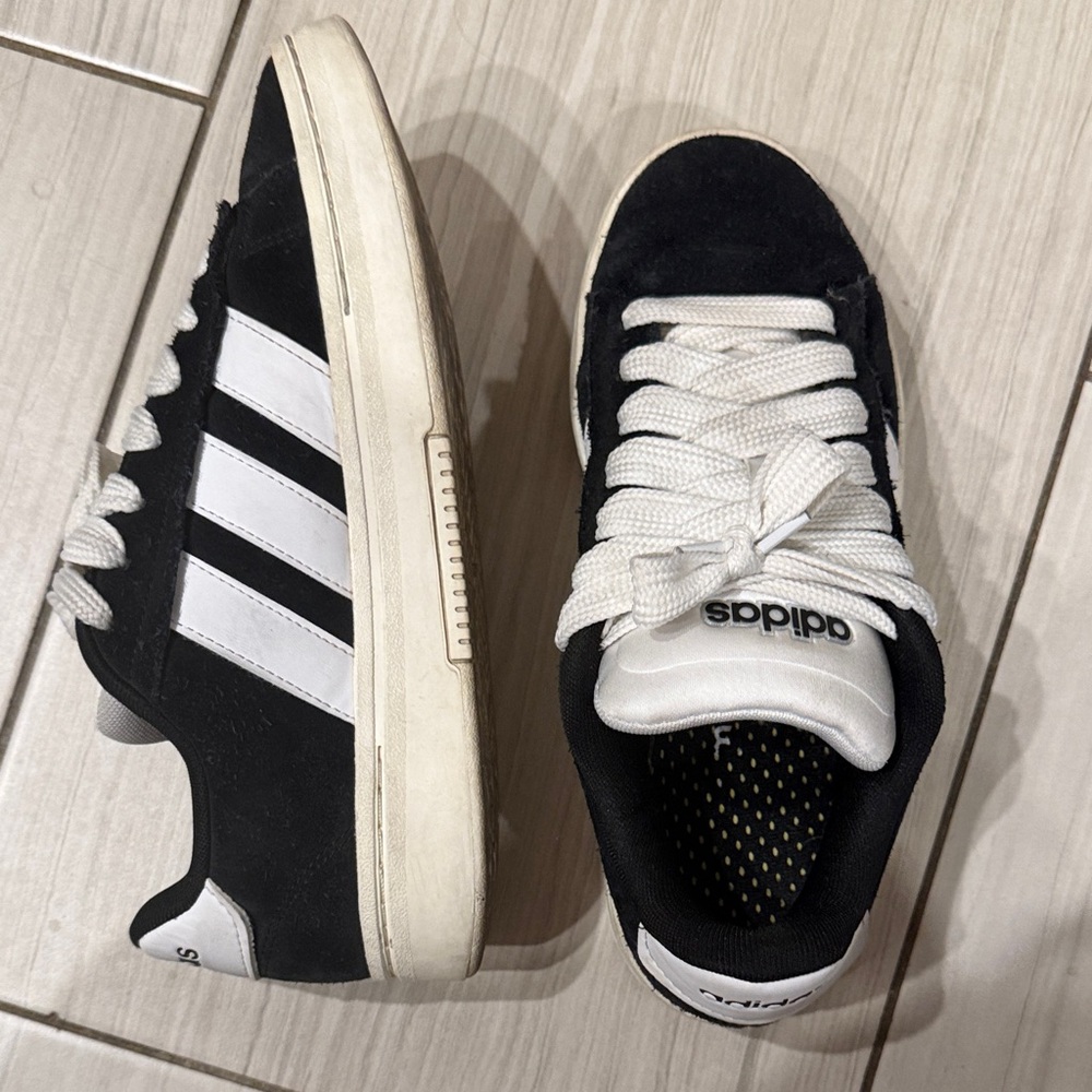 Adidas Sneakers👟